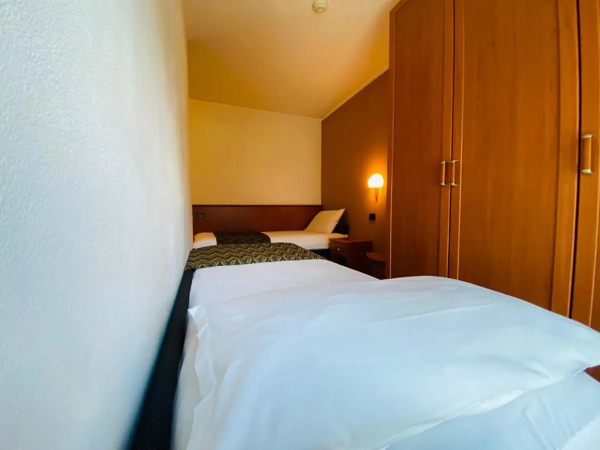 Residence Pizzo Scalino Chiesa in Valmalenco Hotel